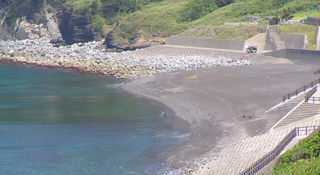 新島のおすすめスポット・若郷前浜海岸