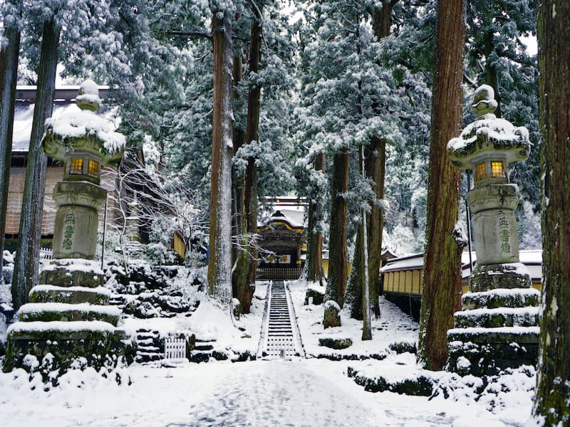 永平寺の雪景色・勅使門